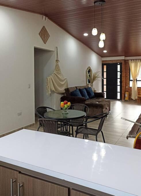 Hermosa Casa Campestre Moderna "Rancho La Marina" Чикинкира Экстерьер фото
